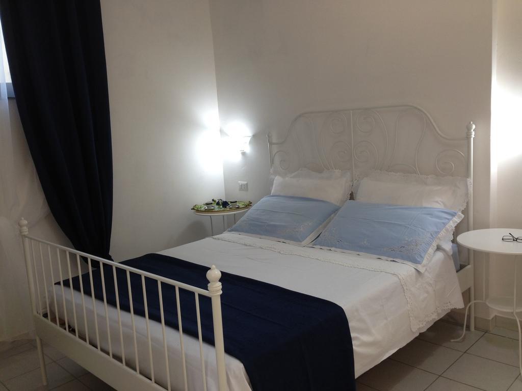 بييسْتوم Residenza Luna الغرفة الصورة